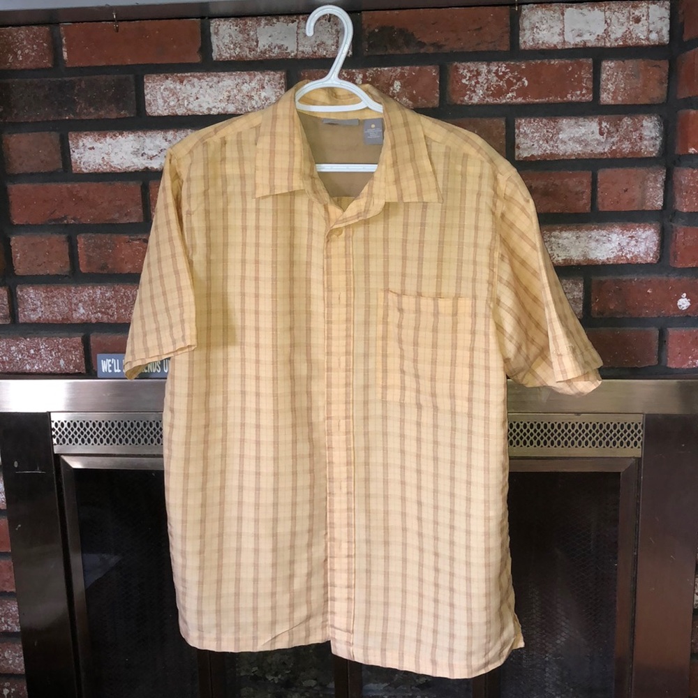Men’s shirt.